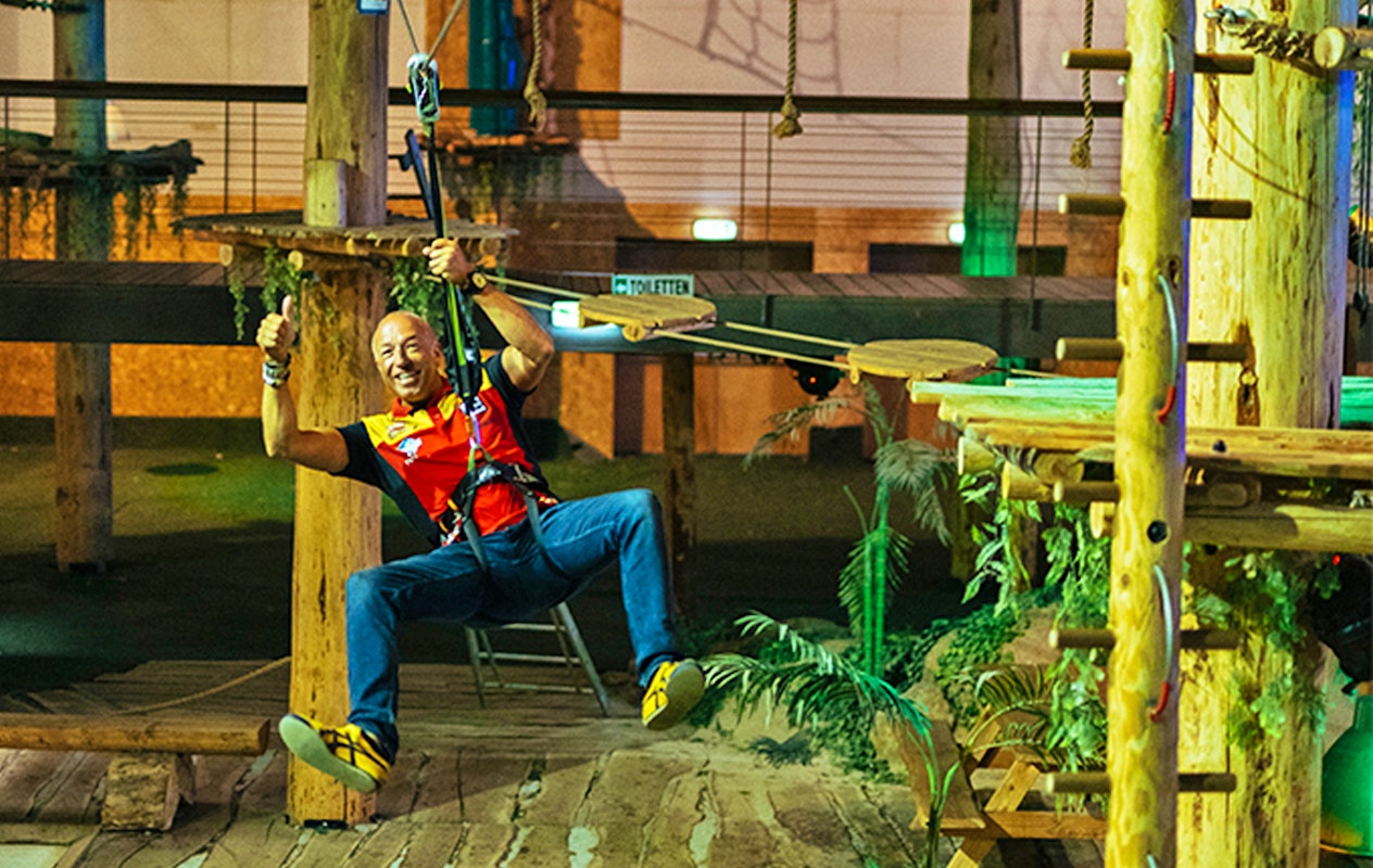 1,5 uur klimmen in het Coronel Adventure Indoor Klimbos