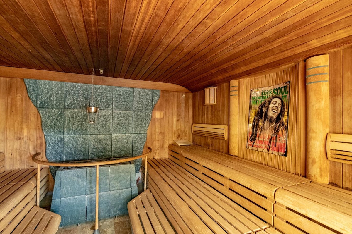 Dagentree water- en glijbanenpark + sauna bij AquaMagis