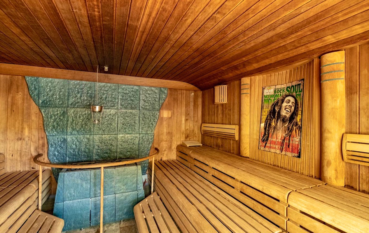 Dagentree water- en glijbanenpark + sauna bij AquaMagis