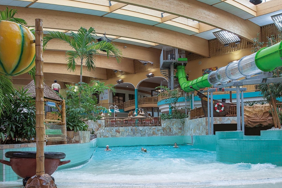 Dagentree water- en glijbanenpark + sauna bij AquaMagis