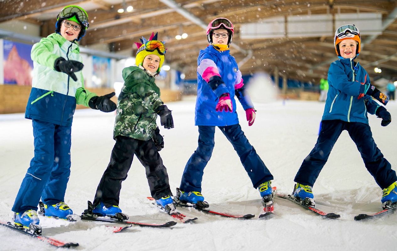 Hele dag skiën of snowboarden bij Alpincenter + onbeperkt buffet + drankjes