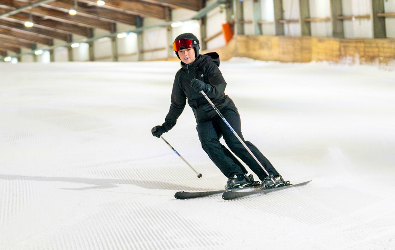 Hele dag skiën of snowboarden bij Alpincenter + onbeperkt buffet + drankjes
