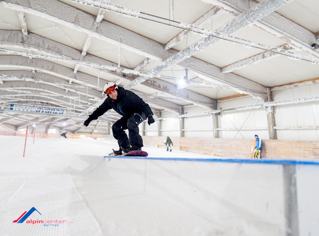 Dag skiën/snowboarden bij Alpincenter + onbeperkt buffet + drankjes