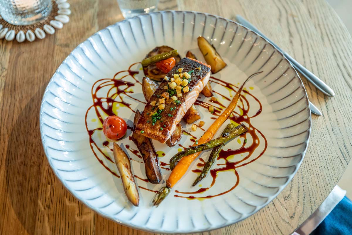 Twee gerechten + side naar keuze bij Merlin Seafood Bar