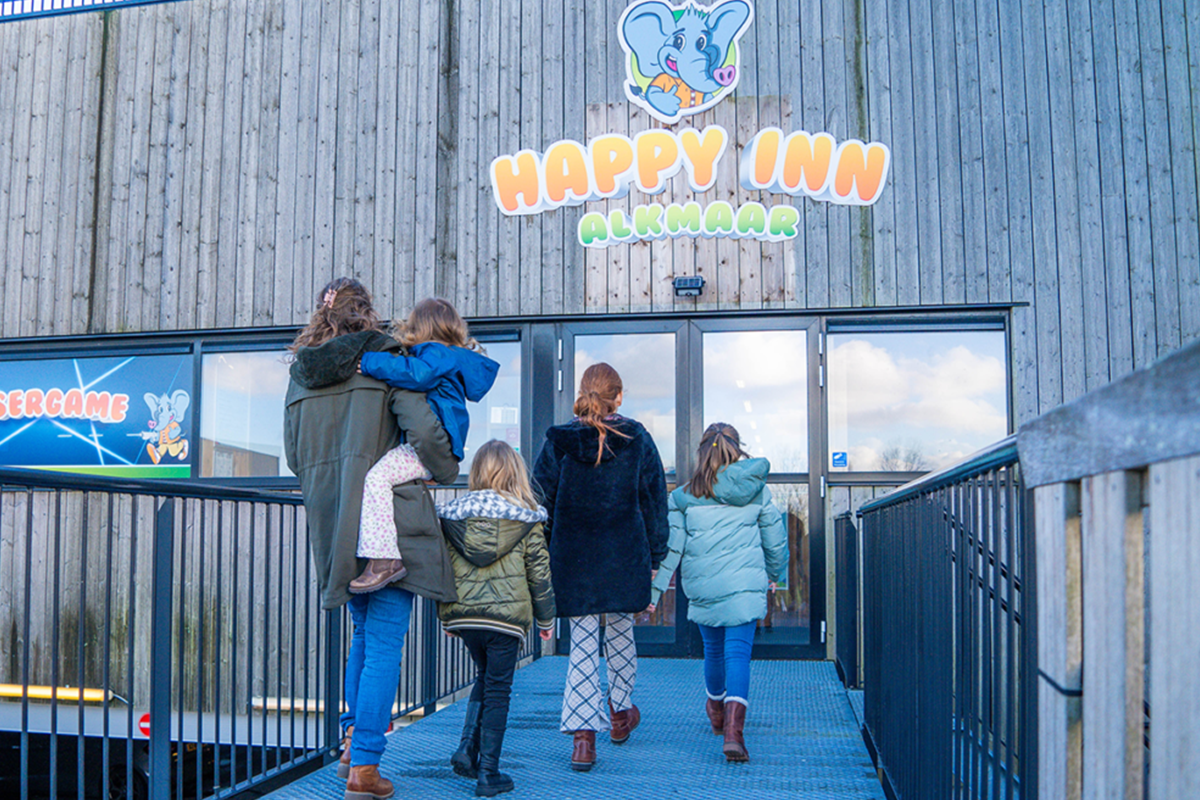 Entree Happy Inn Alkmaar + limonade en snoep of chips