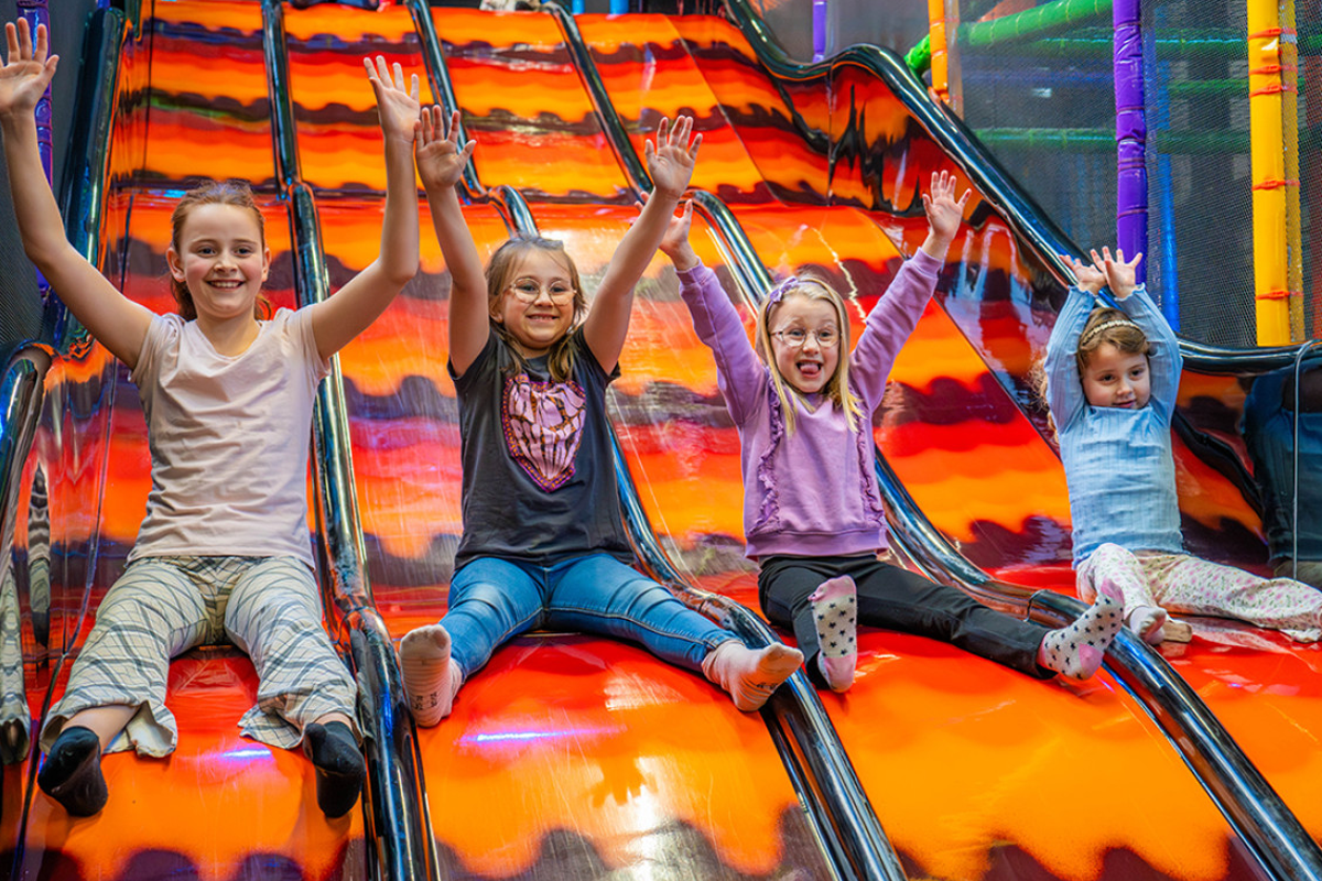 Entree Happy Inn Alkmaar + limonade en snoep of chips