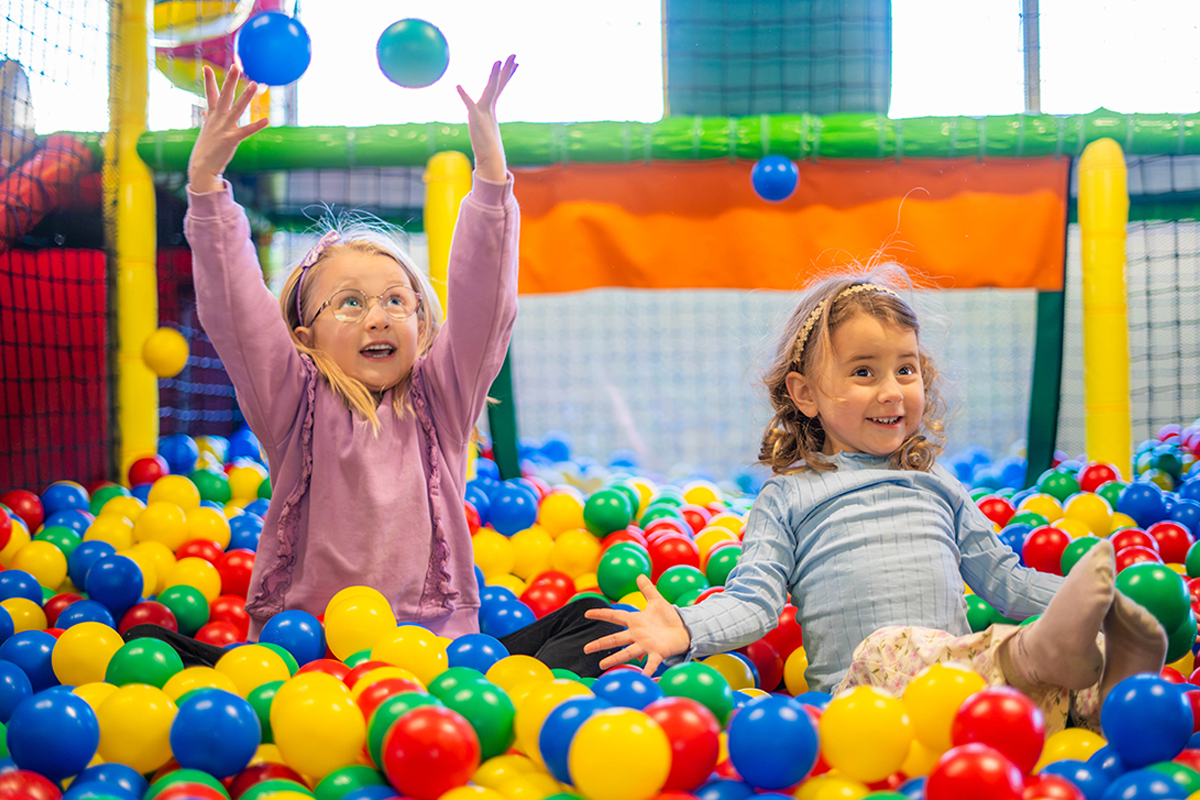 Entree Happy Inn Alkmaar + limonade en snoep of chips