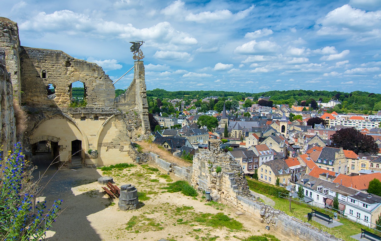 Entree Kasteelruïne + Kerstmarkt Fluweelengrot