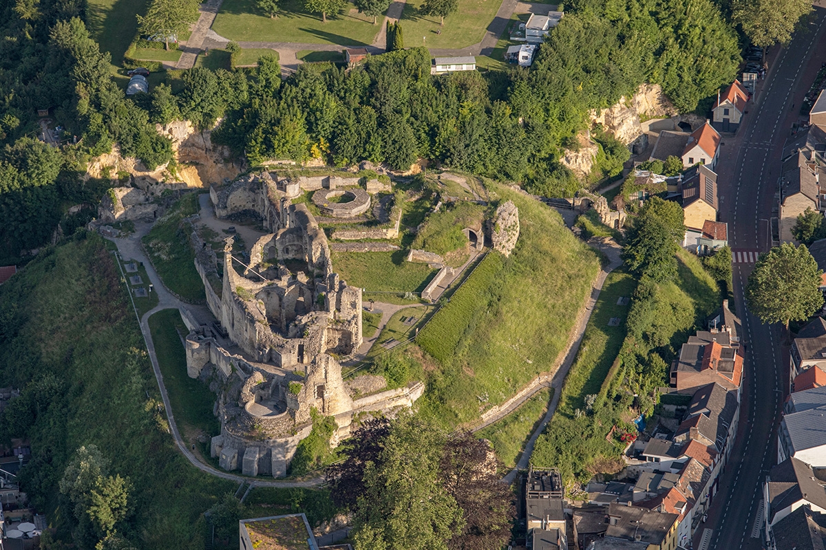 Entree Kasteelruïne + Kerstmarkt Fluweelengrot