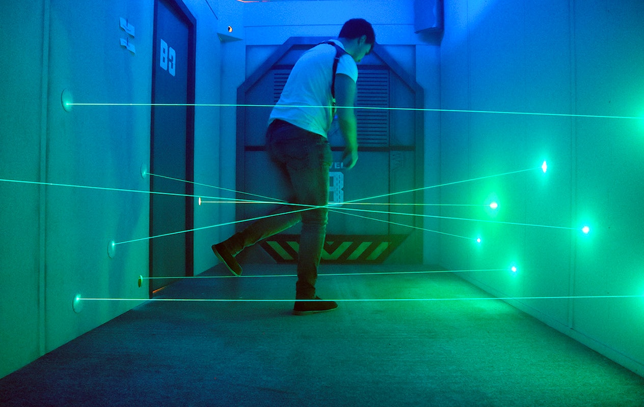 1,5 uur Lazer Maze + friet bij Unit 13