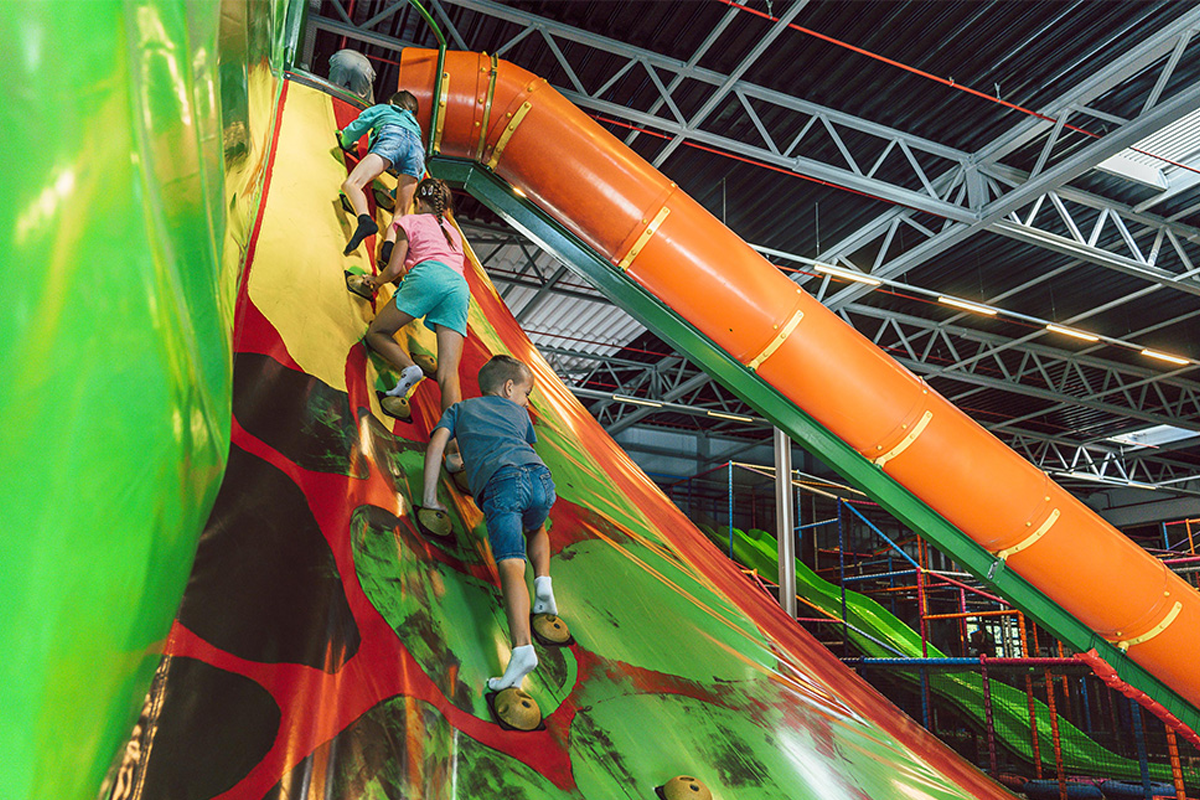 Entree + eventuele friet & snack bij Speelparadijs KinderRijck