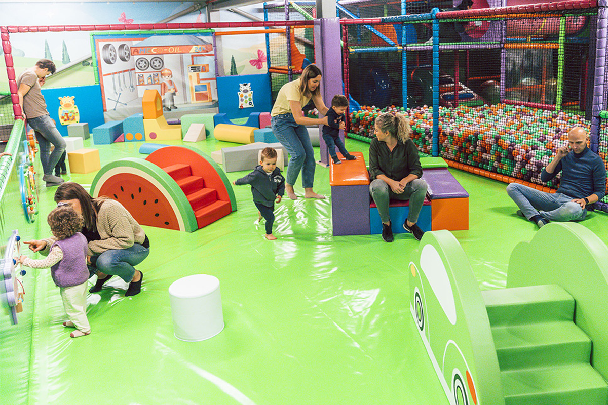 Entree + eventuele friet & snack bij Speelparadijs KinderRijck