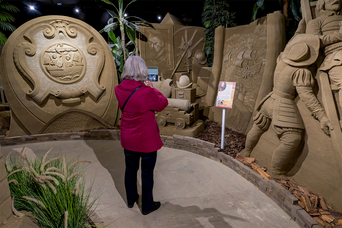 Entreeticket + warme drank en appelgebak bij Zandsculpturen Garderen