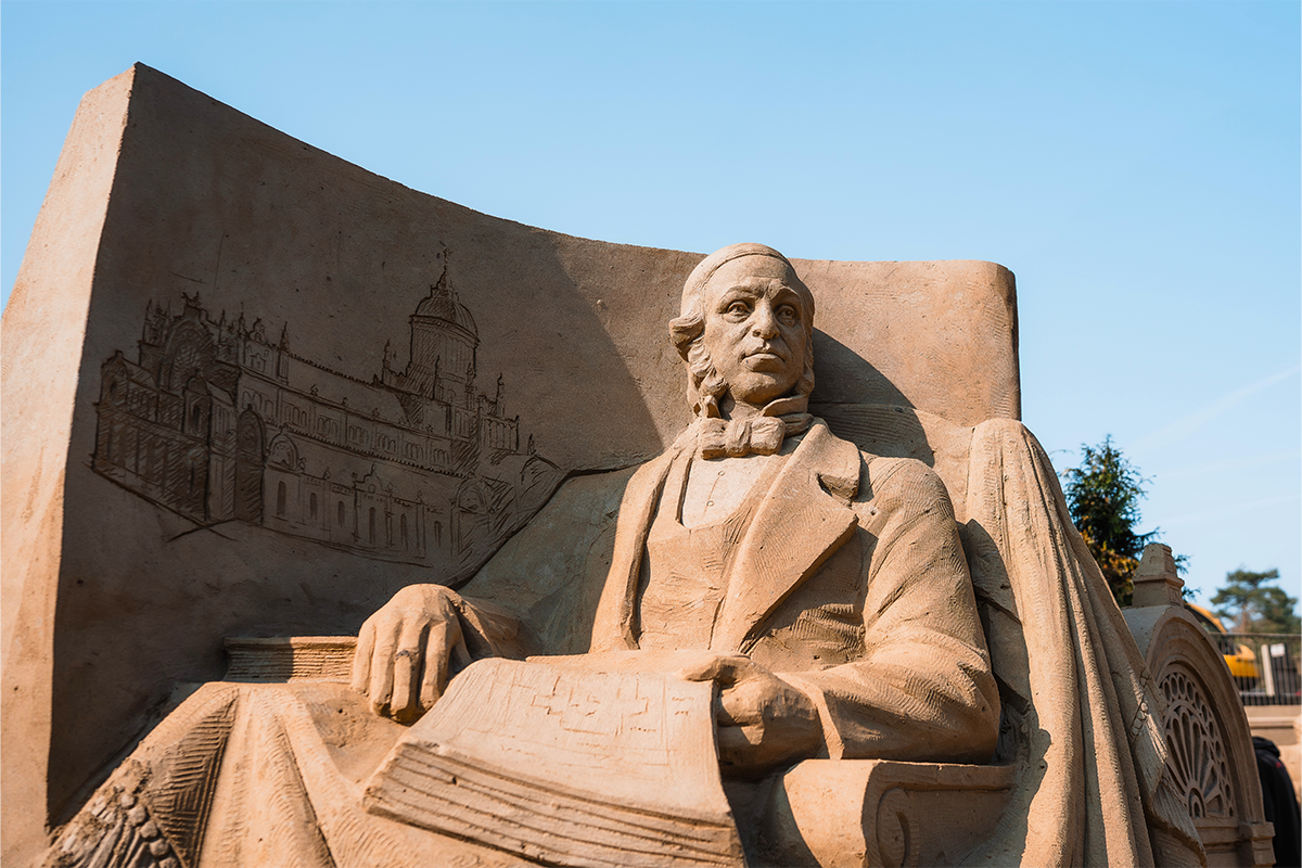 Entreeticket + warme drank en appelgebak bij Zandsculpturen Garderen