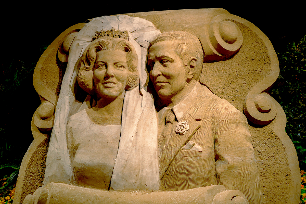 Entreeticket + warme drank en appelgebak bij Zandsculpturen Garderen