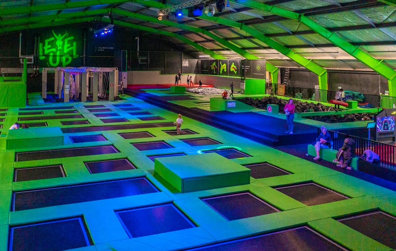 Entreeticket Trampoline park of Inflatable park + Slush in Edegem