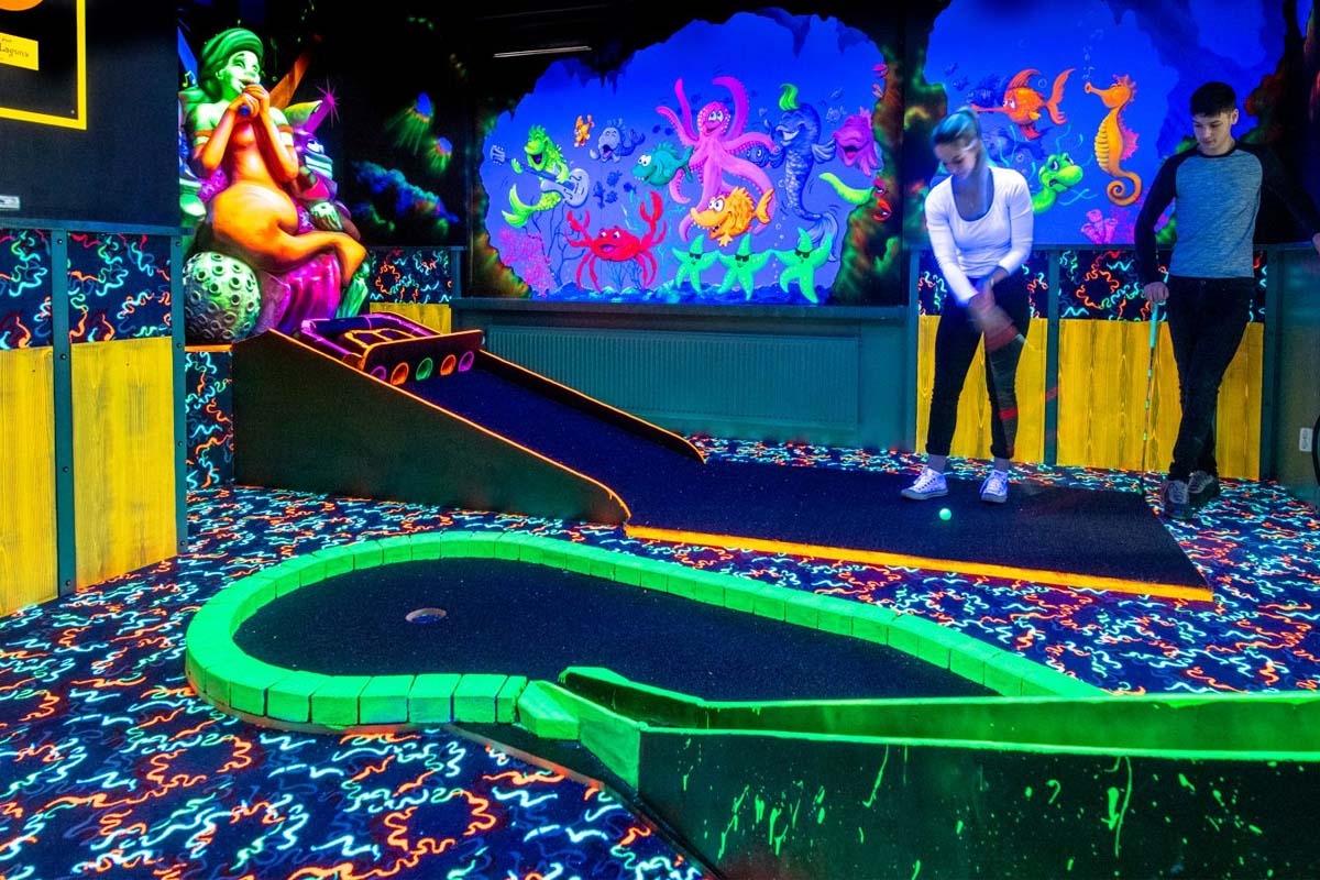 Entreeticket + consumptie Bubbeljungle Golf in the dark