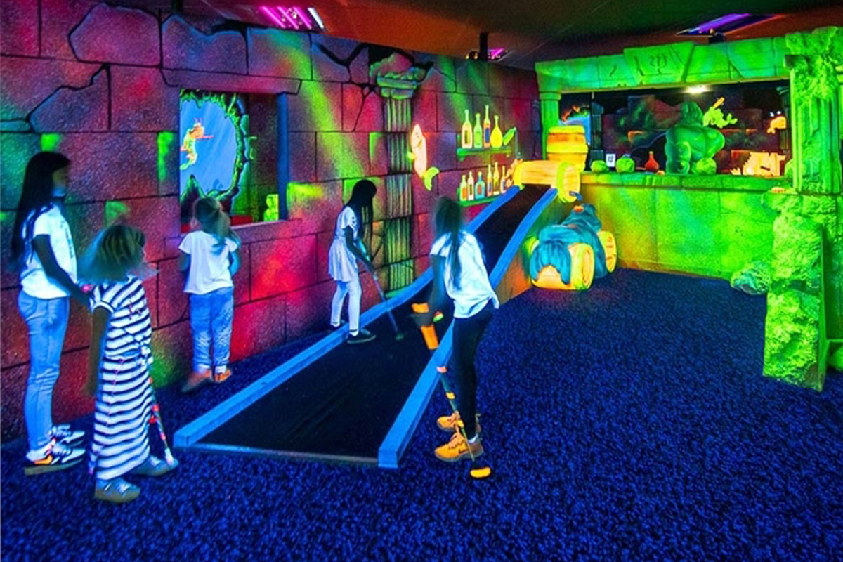 Entreeticket + consumptie Bubbeljungle Golf in the dark
