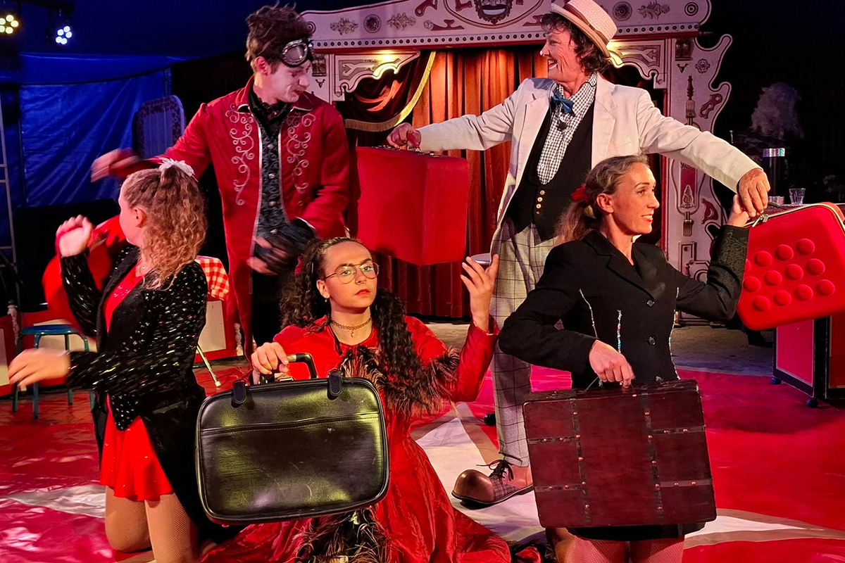 Entreeticket Circus Art Theater Festival