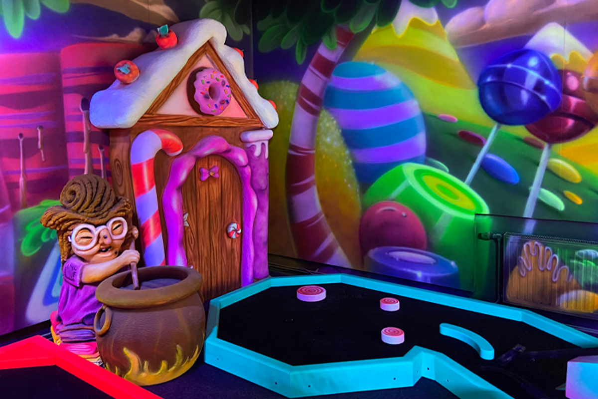 Entreeticket Glow Minigolf bij Fit & Fun Plaza