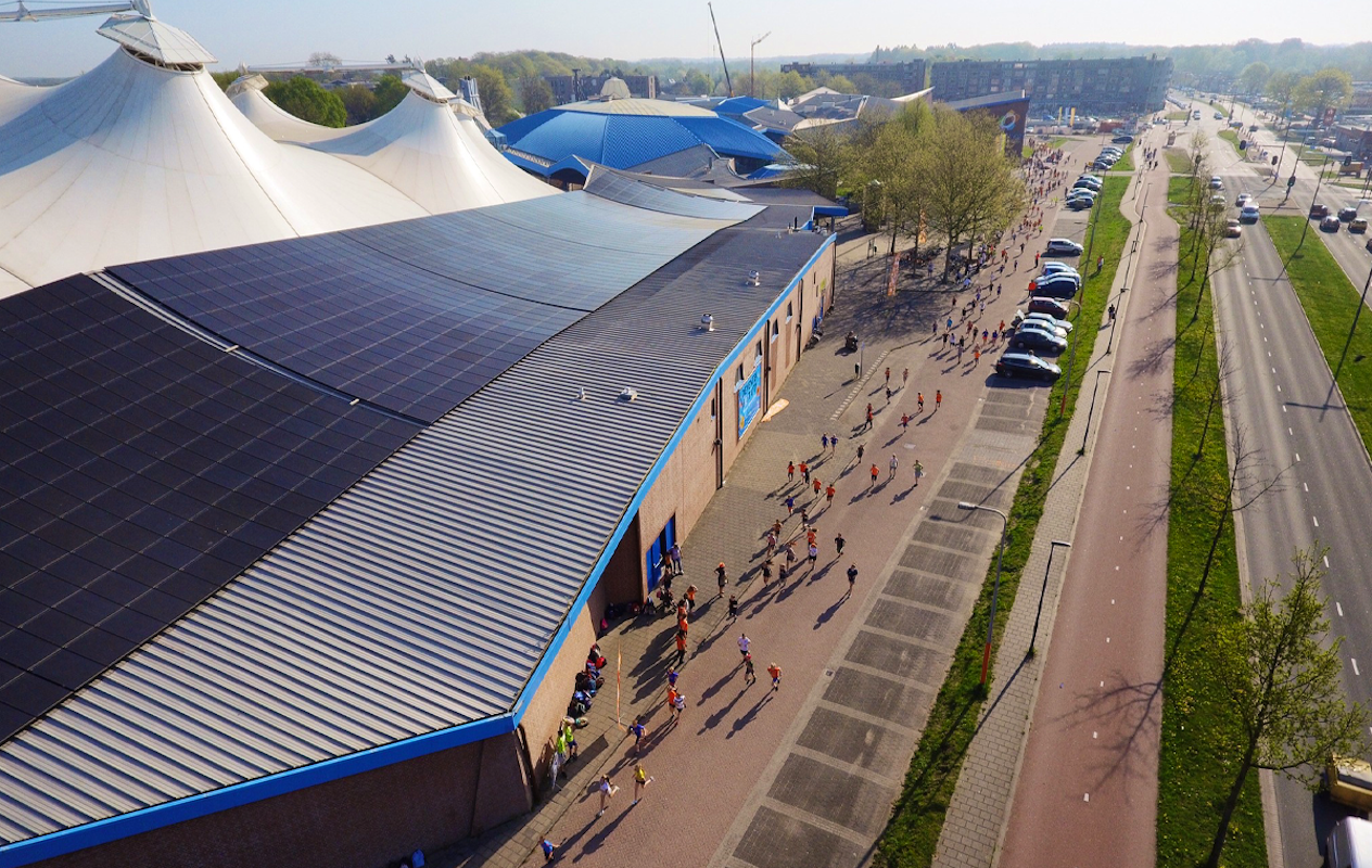 Entreeticket + warme drank & appeltaart IJsbaan De Scheg