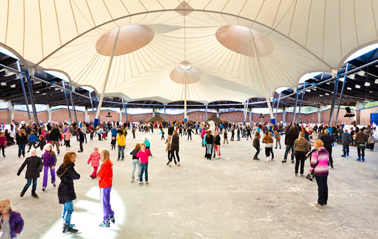 Entreeticket + warme drank & appeltaart IJsbaan De Scheg