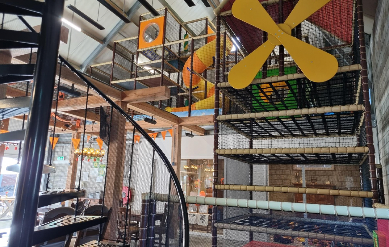 Entreeticket Kinderspeelboerderij  't Bukske + drankje en zakje chips