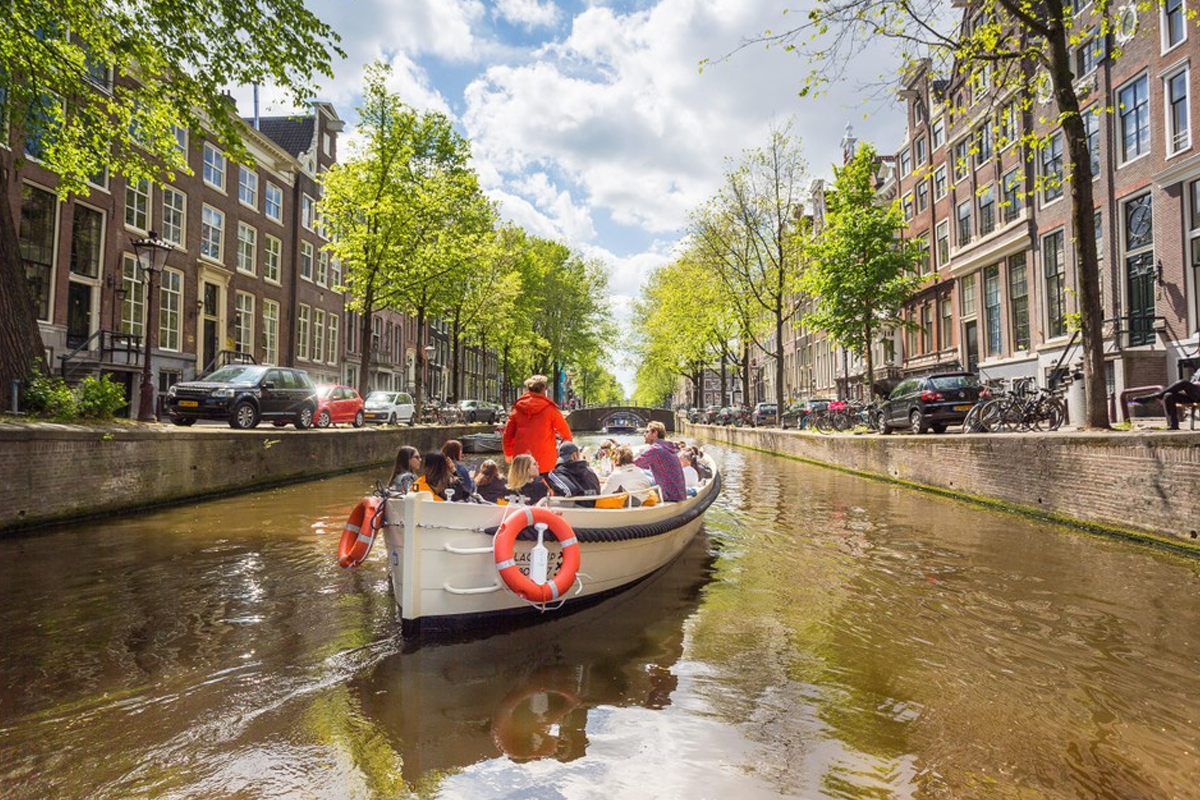 Luxe rondvaart van 1 uur over de grachten van Amsterdam
