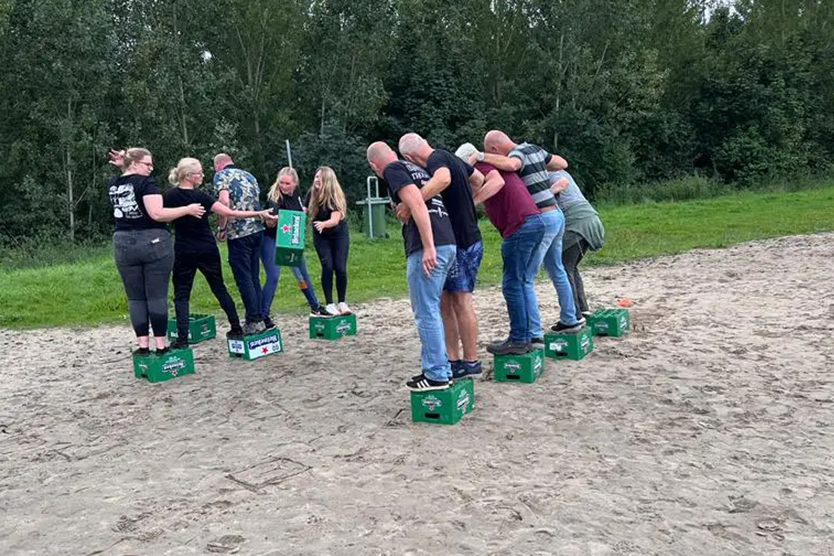 Expeditie Robinson bij Toms Beach & Surf