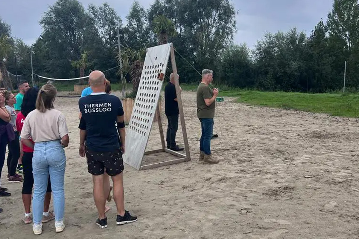 Expeditie Robinson bij Toms Beach & Surf