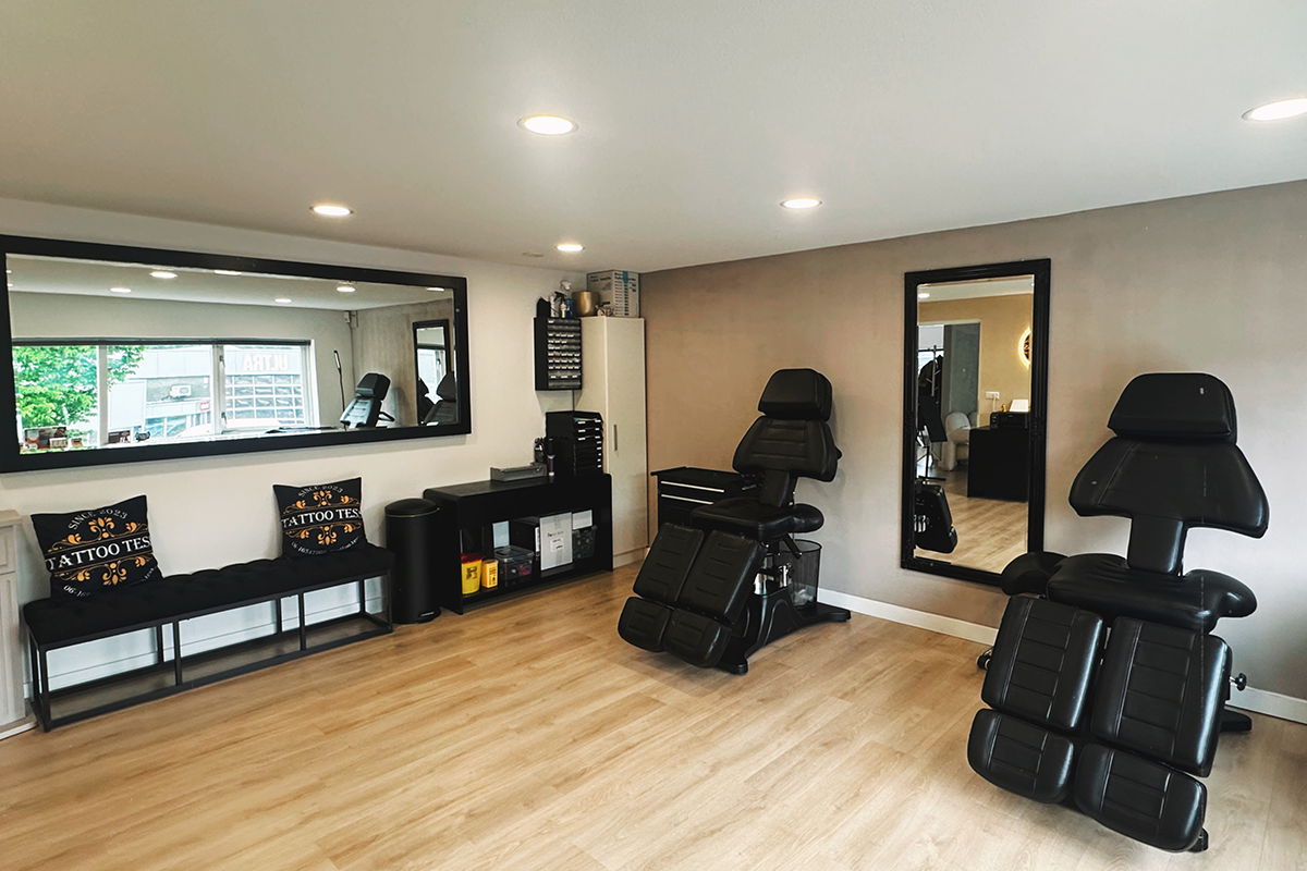 Fineline tattoo bij Tattoo Studio by Tattoo Tess (4 - 6 cm)