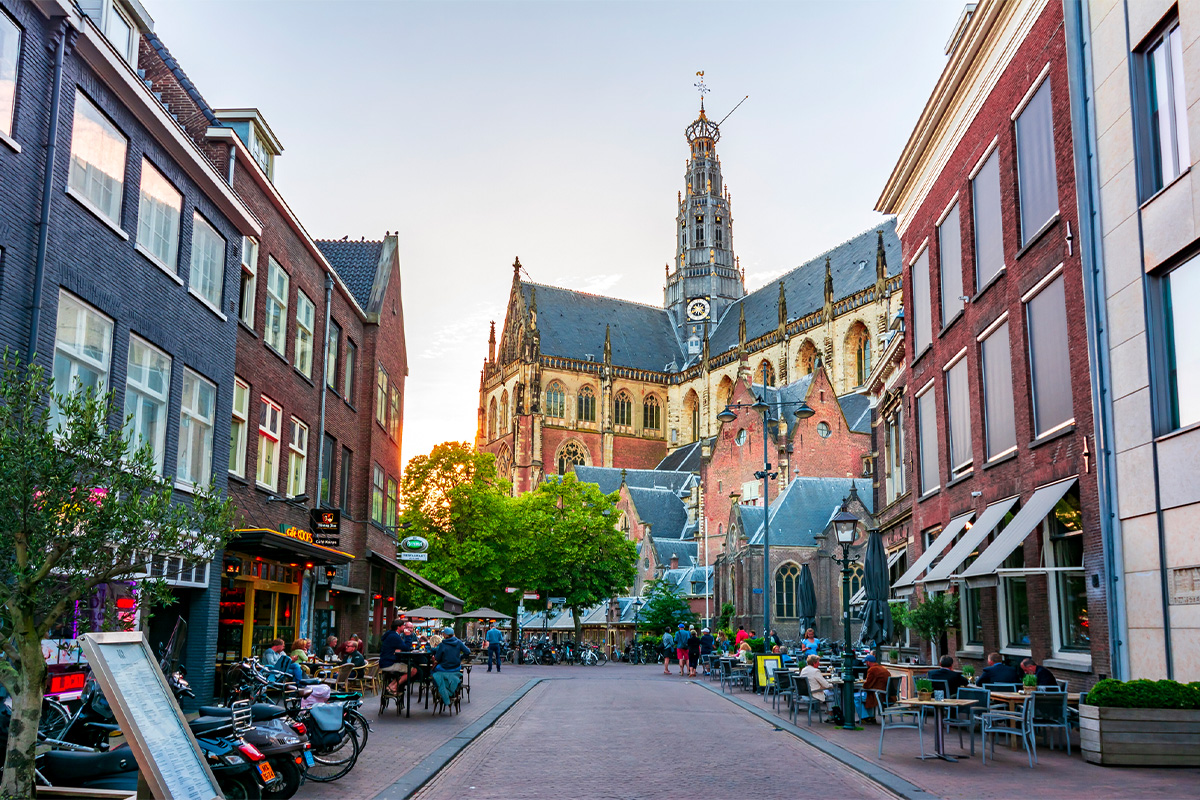 Food-speurtocht + drankje door Haarlem (2 à 3 uur)