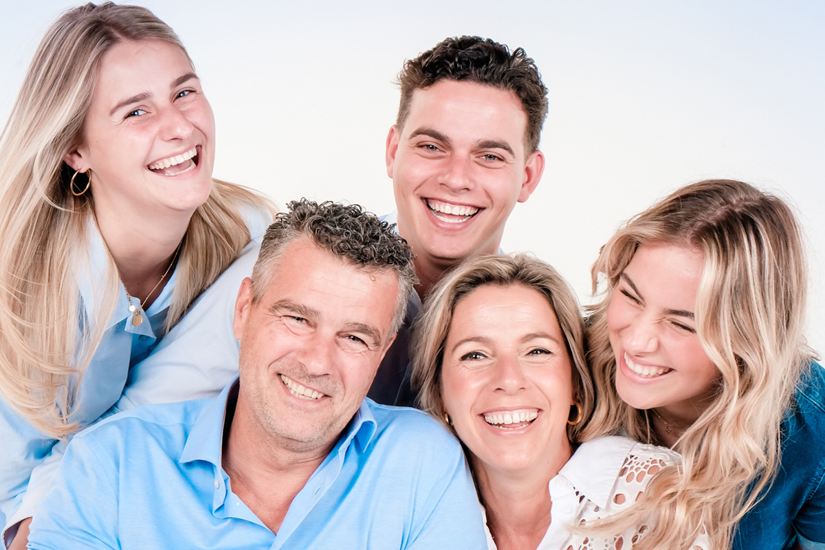 Fotoshoot + 30x40 afdruk naar keuze bij Shoots & More (9 locaties)