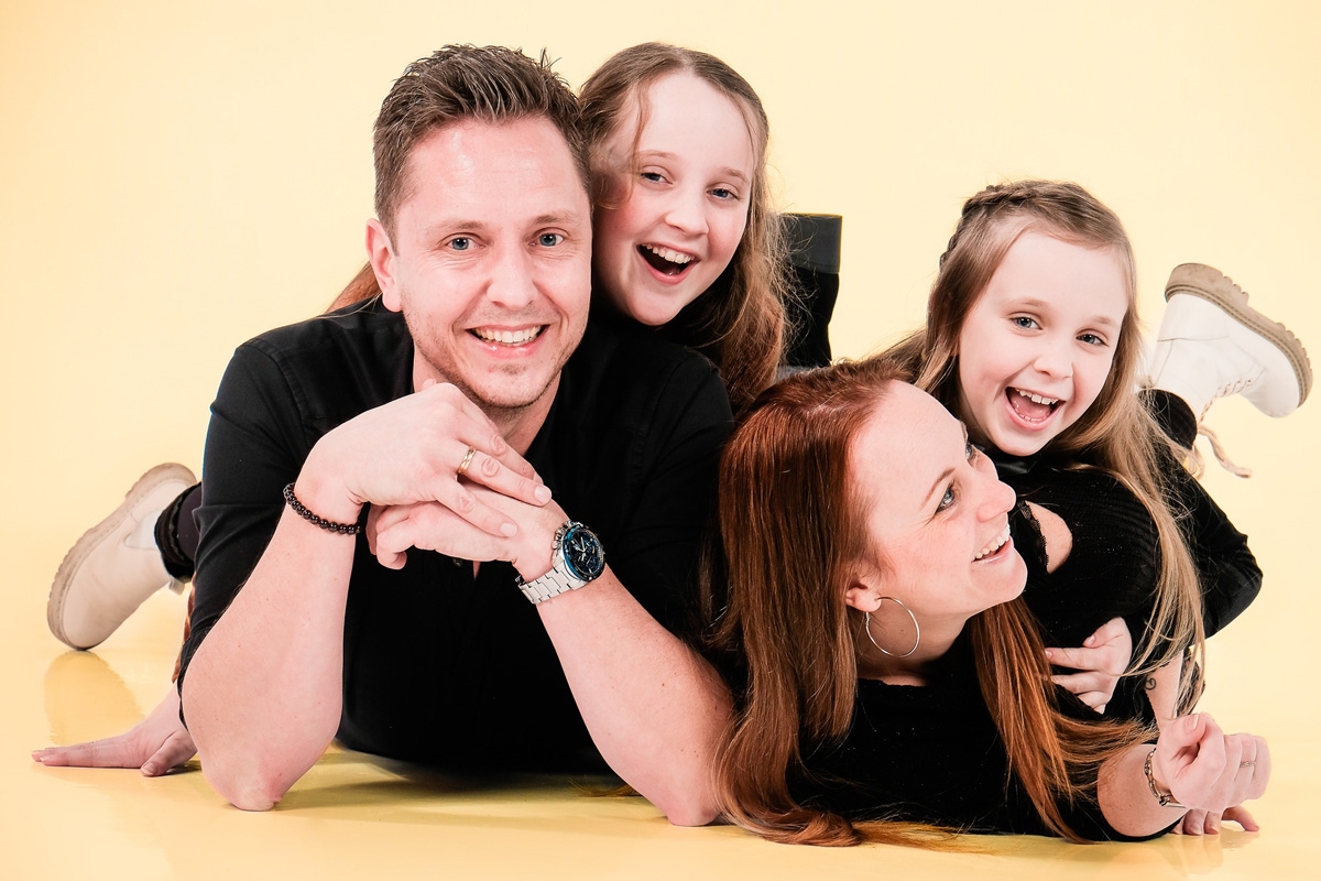 Fotoshoot + 30x40 afdruk naar keuze bij Shoots & More (9 locaties)