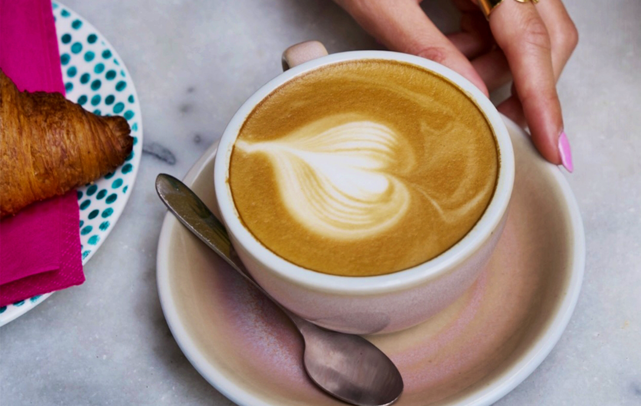 Luxe ontbijt of lunch + koffie/thee bij Corner Bakery