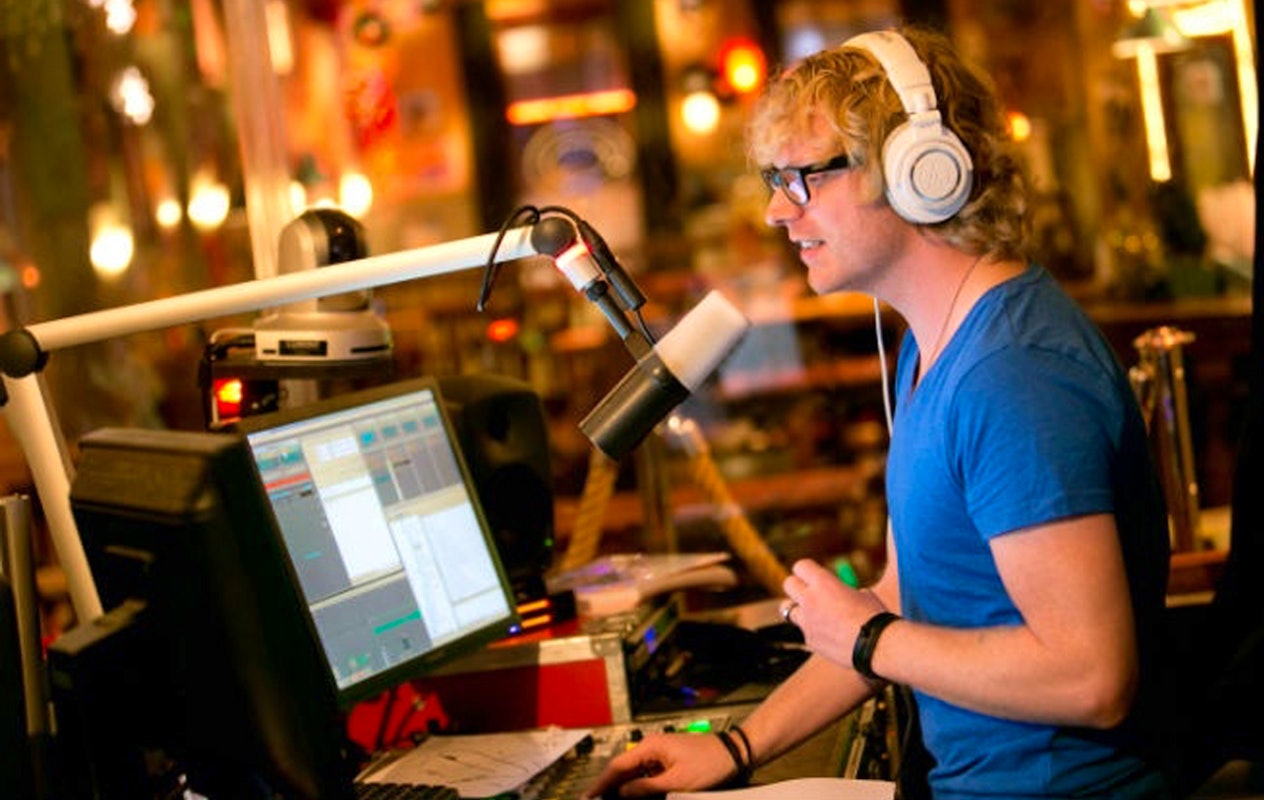 Een bonte stoet aan muziekstijlen in het gezellige Top 2000 Live Café