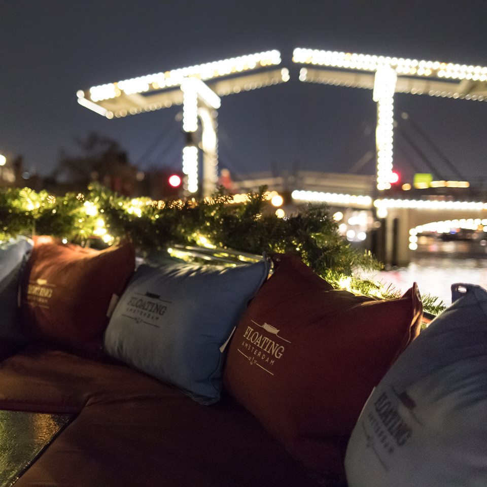 Profitez du festival de lumière d'Amsterdam depuis l'eau!