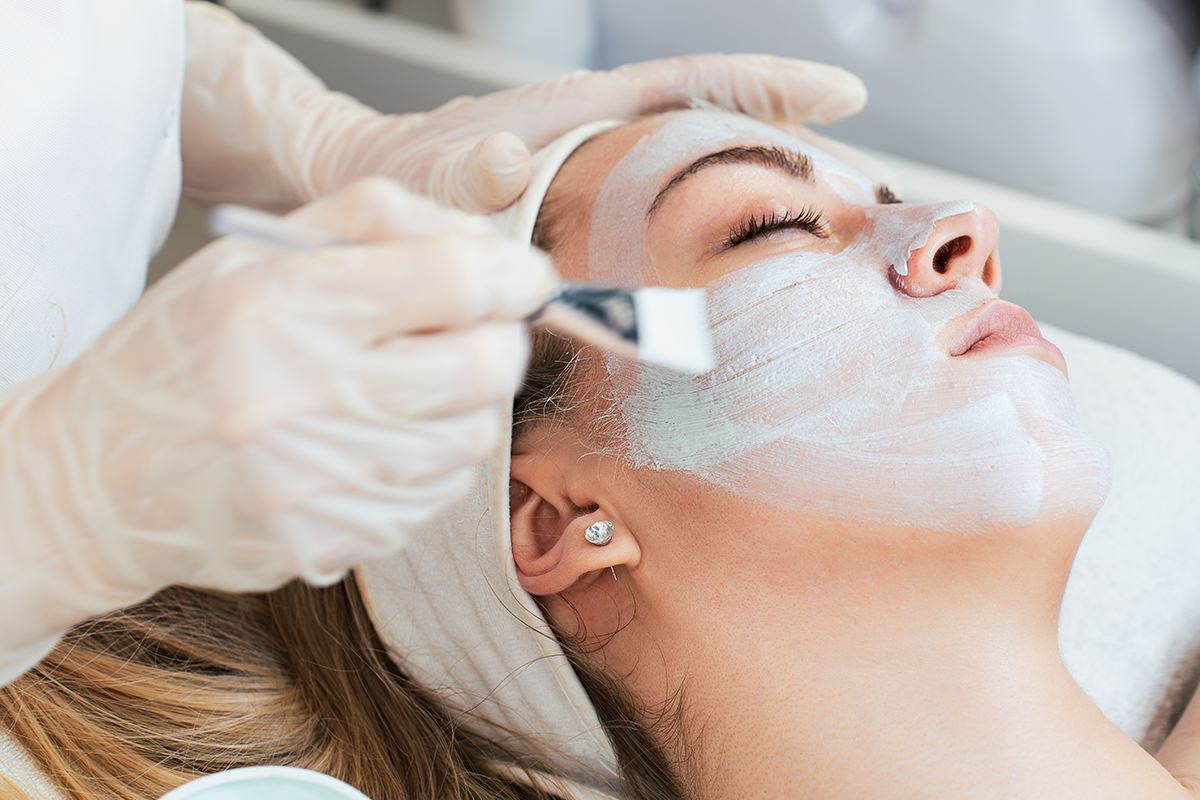 Uitgebreide gezichtsbehandeling bij Es-specially for you (90 min)