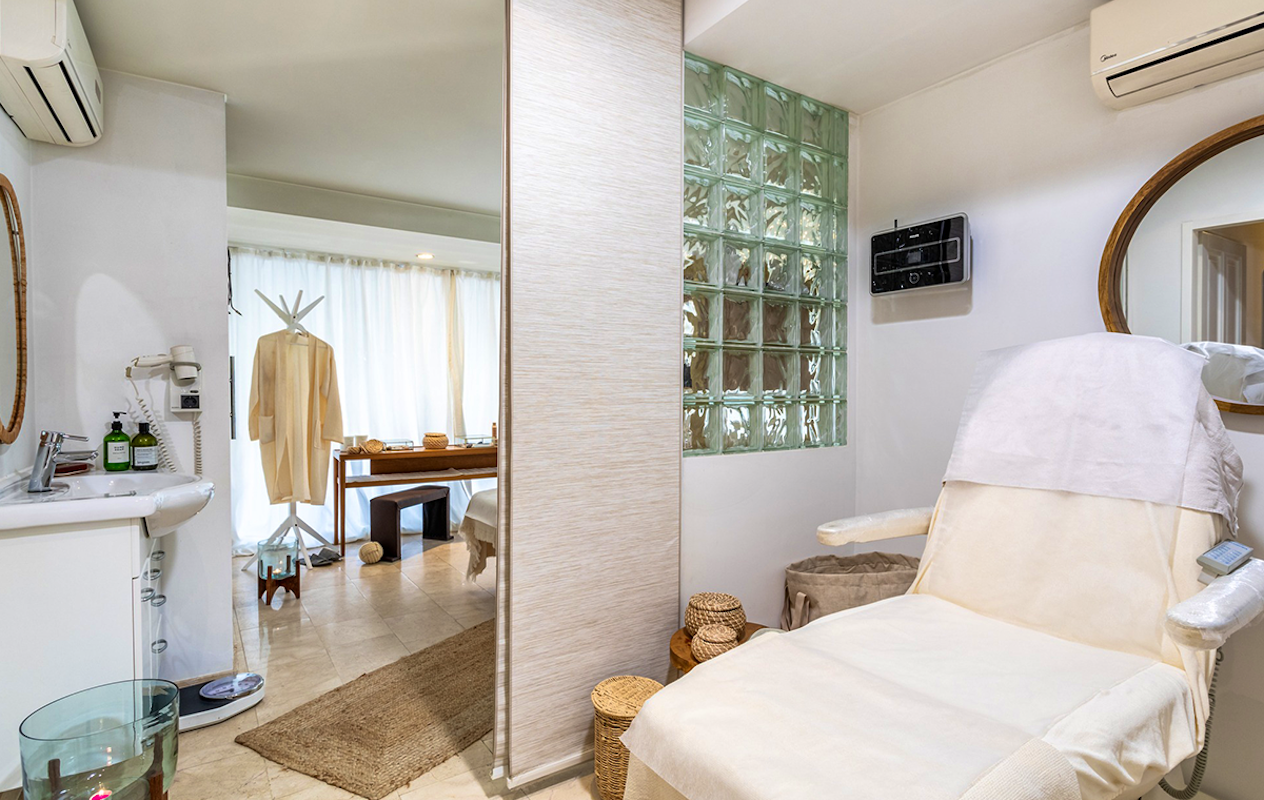 Luxe gezichtsbehandeling of microdermabrasie + extra's (45 of 60 min)