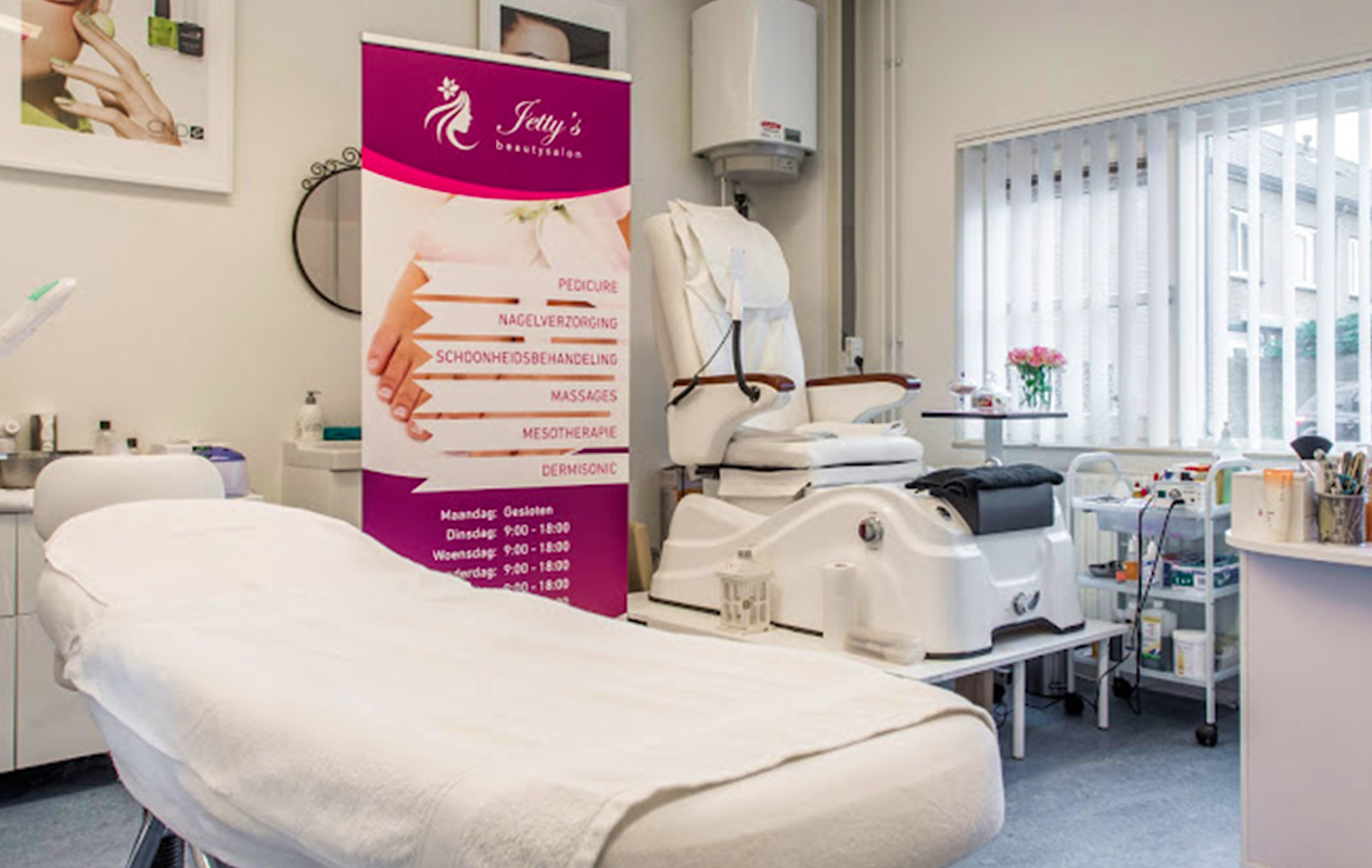 Gezichtsbehandeling bij Jetty's Beautysalon (60 of 75 min)