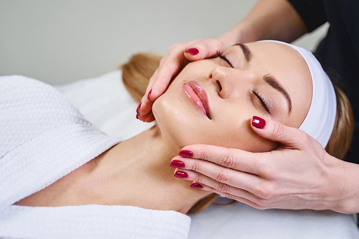 Huidverbeterende gezichtsbehandeling (60 min)