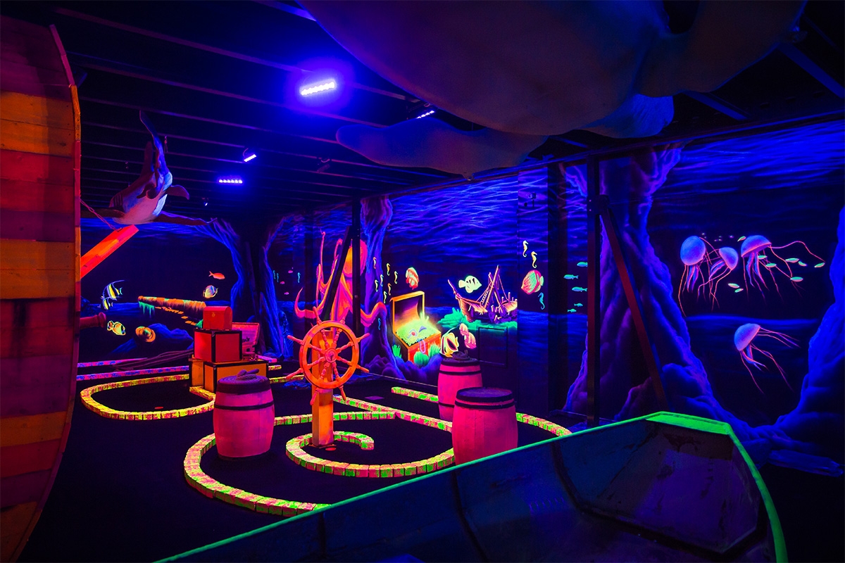 Glow in the dark of lasergamen + tortillachips bij All in Echt