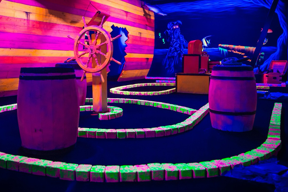 Glow in the dark of lasergamen + tortillachips bij All in Echt