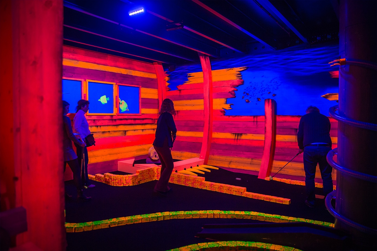 Glow in the dark of lasergamen + tortillachips bij All in Echt