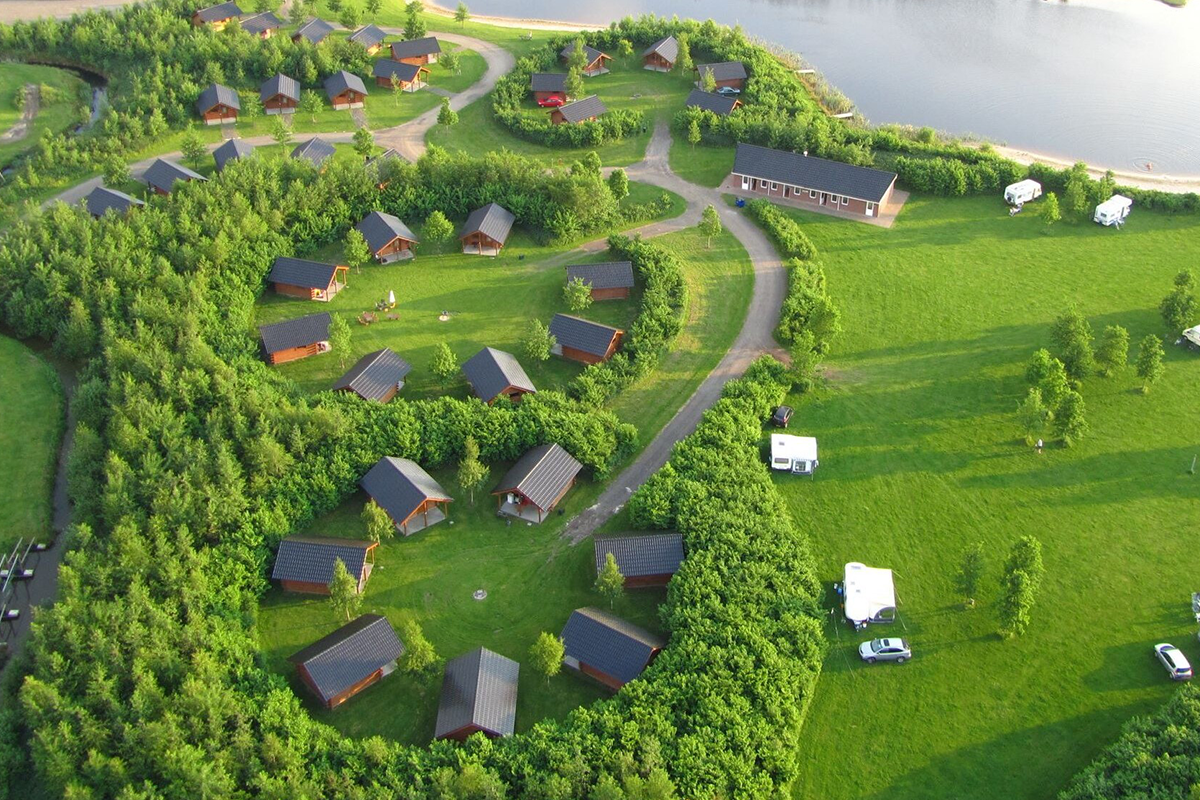Glow in the dark midgetgolf of curling bij Landgoed Zwartemeer