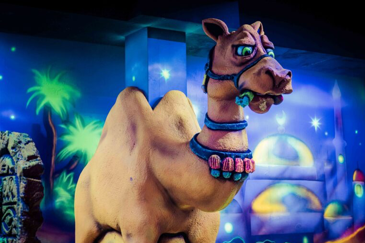 Glow in the Dark Minigolf bij Bowlmore Dordrecht