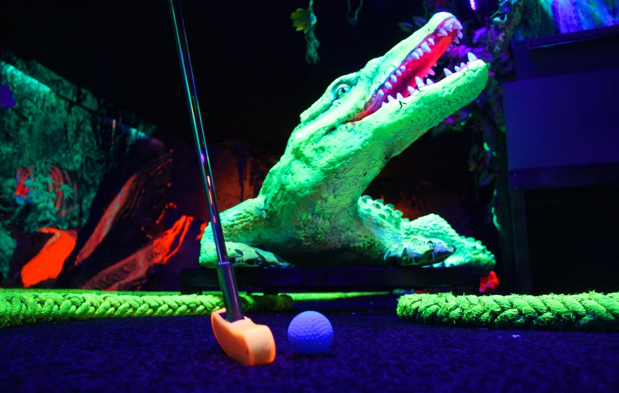 Glow in the Dark Midgetgolf bij Coronel