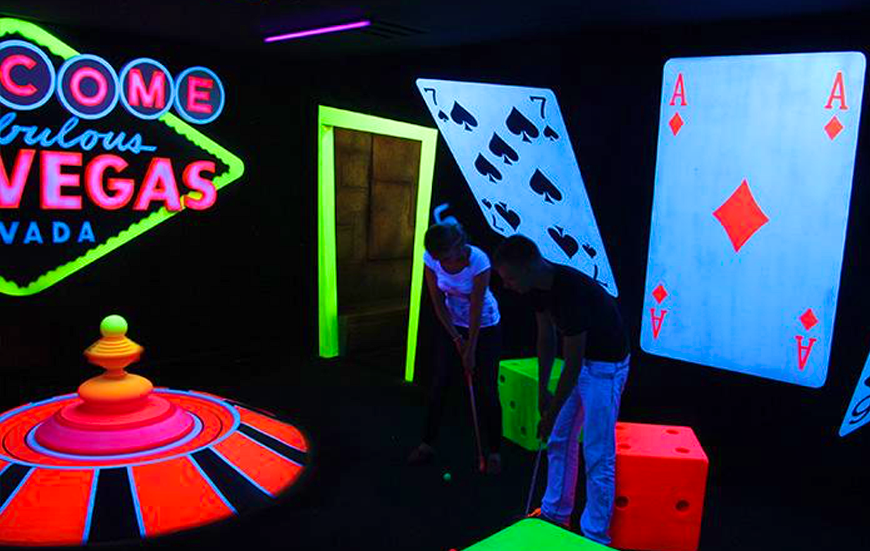 Golf in the Dark bij Fabriek Woerden