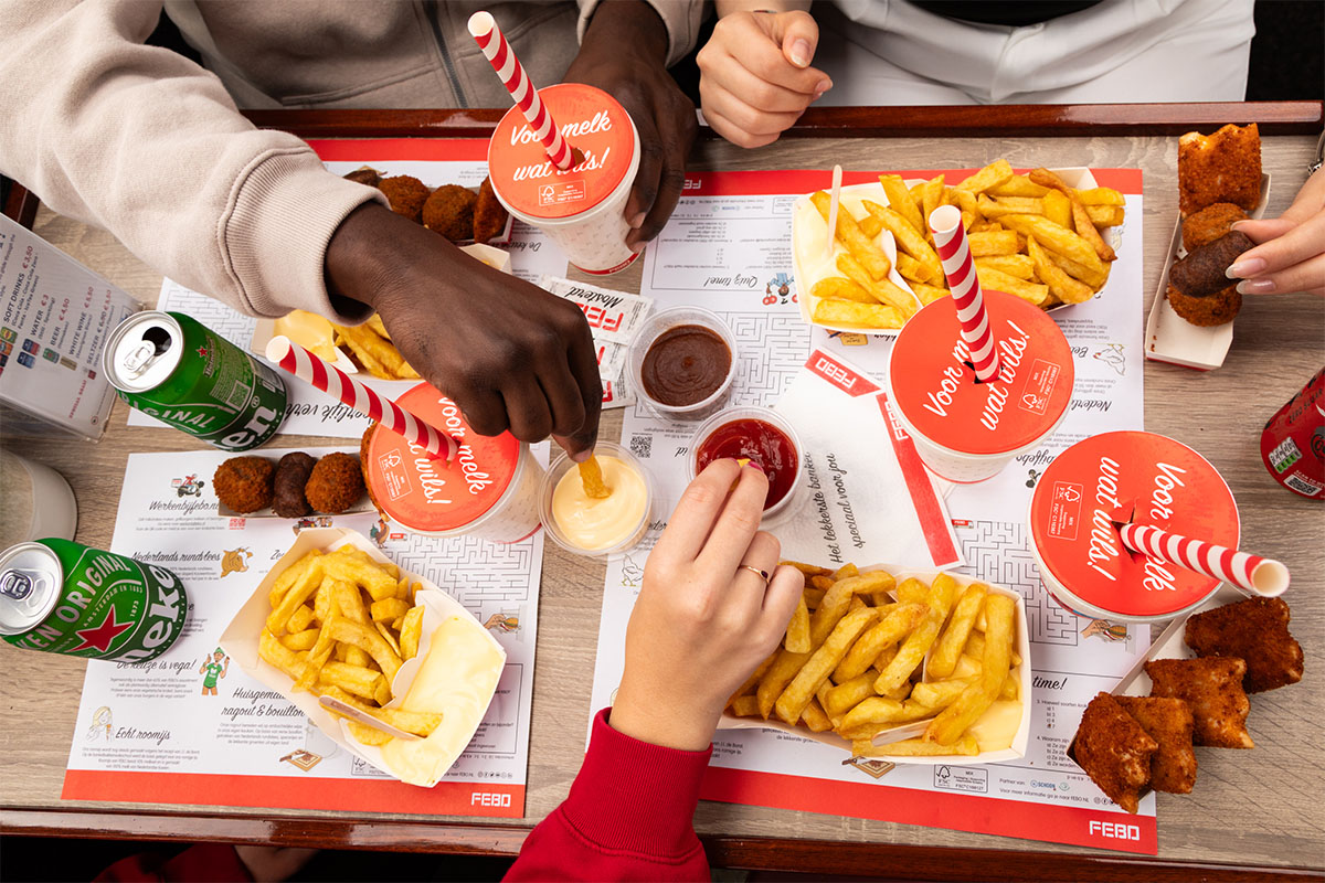 Rondvaart op de grachten in Amsterdam met FEBO-snacks