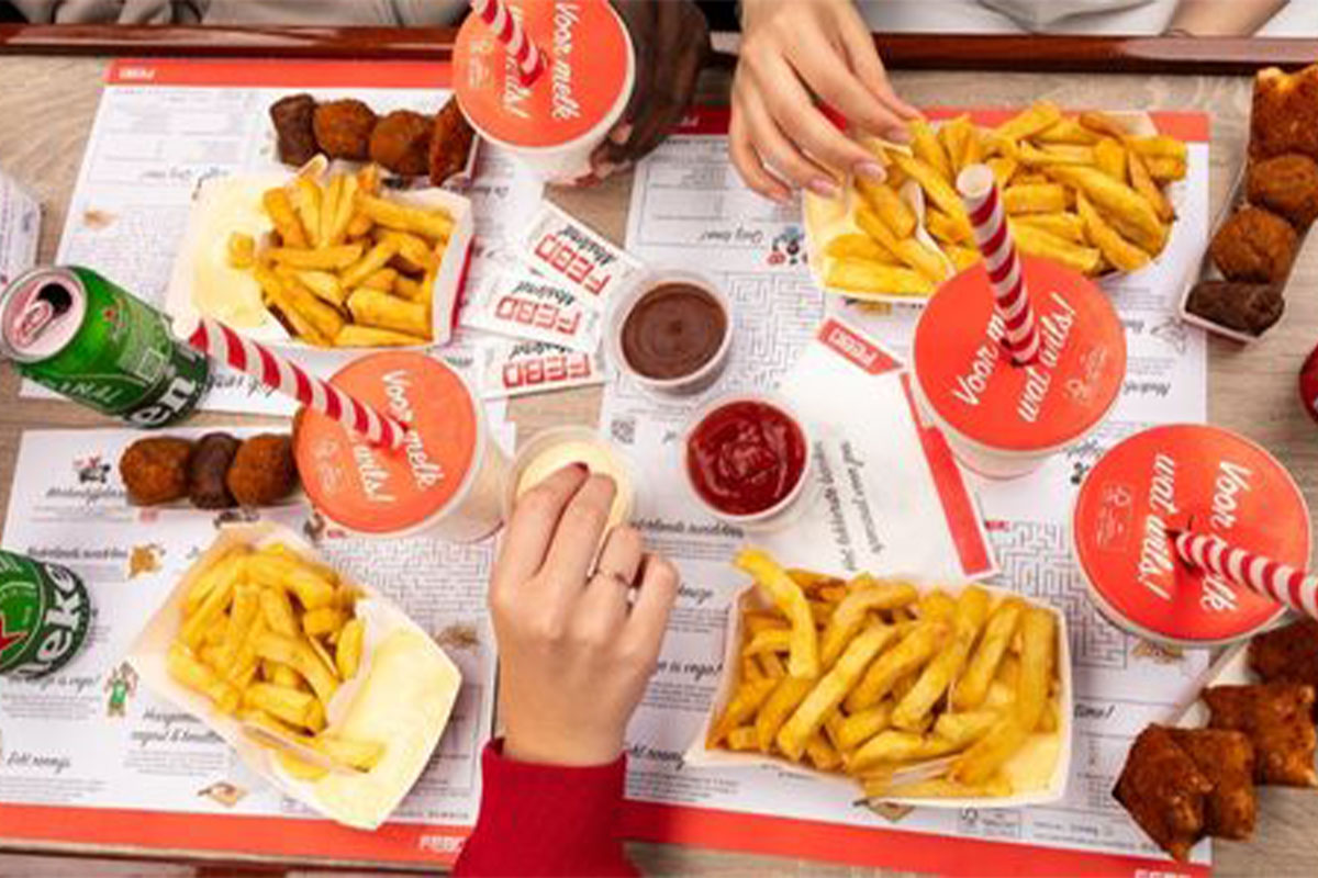Rondvaart op de grachten in Amsterdam met FEBO-snacks